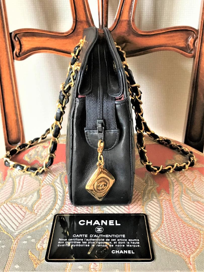 CHANEL Vintage Matelasse Mini Chain Handbag Lambskin Black Paris 34yr #QYED77