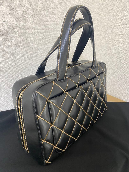 CHANEL Wild Stitch Black Quilted Leather Handbag W32.5cm #QYACQD