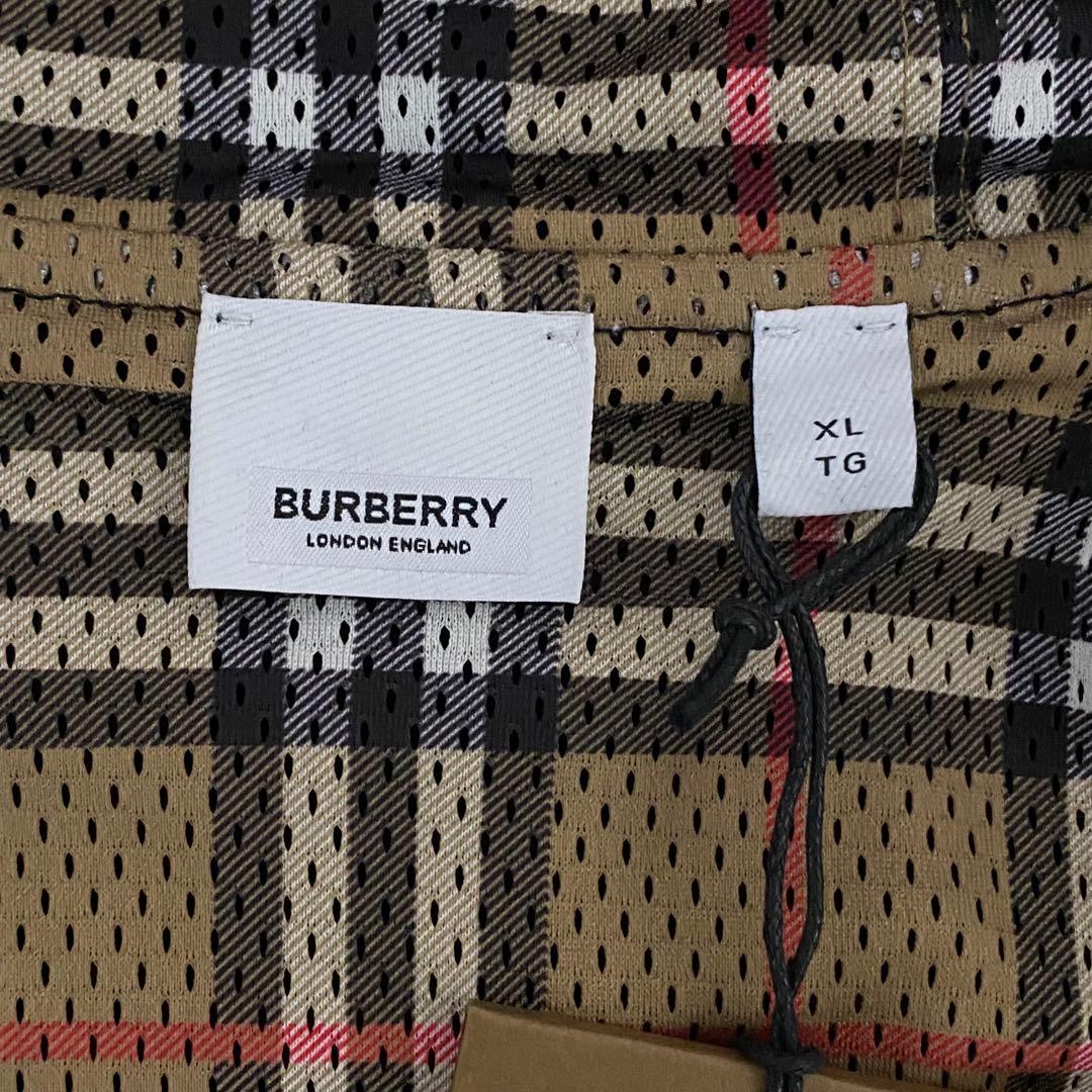 BURBERRY Vintage Check Zip-Up Hoodie in Black #QY90BQ