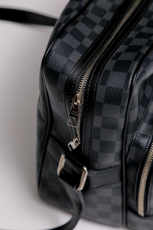 LOUIS VUITTON Damier Graphite Shoulder Bag 831 Black #QY12Z3