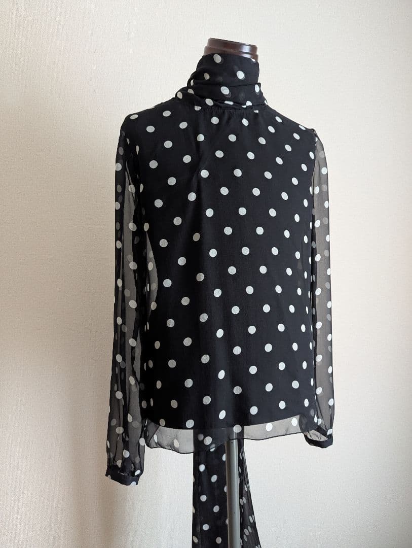 Saint Laurent Lavalli? Neck Blouse, Size Small #QY8SOZ