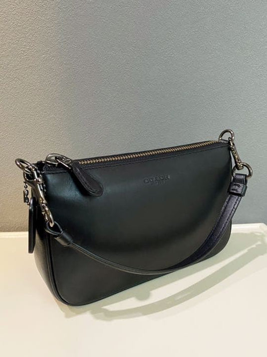 Coach handbag, bag, pouch, phone case. #QYAAWX