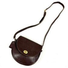 Old Coach shoulder bag, turnlock closure, dark brown. #QY7IRK
