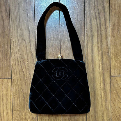 CHANEL Black Velvet Quilted Handbag Embroidered Logo No.3486632 W16.5cm #QY9NXK