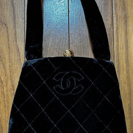 CHANEL Black Velvet Quilted Handbag Embroidered Logo No.3486632 W16.5cm #QY9NXK