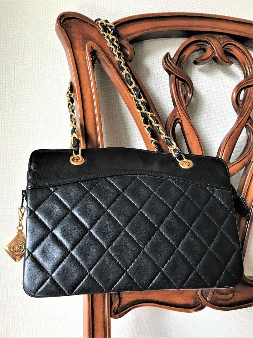 CHANEL Vintage Matelasse Mini Chain Handbag Lambskin Black Paris 34yr #QYED77