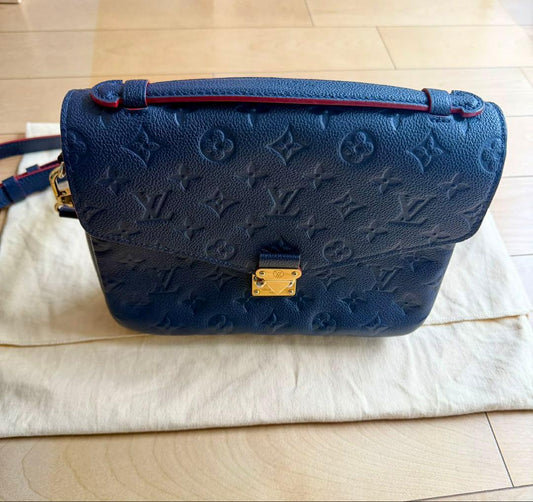 Louis Vuitton Pochette Metis #QY6HLV