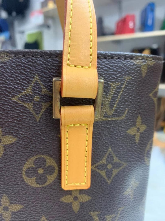 LOUIS VUITTON Monogram Handbag #QY1S1N