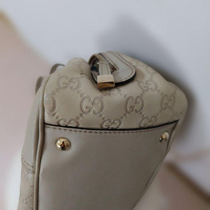Gucci Shima leather handbag, ivory color. #QYK7NX