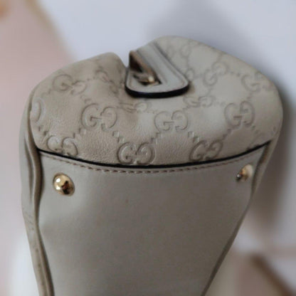 Gucci Shima leather handbag, ivory color. #QYK7NX