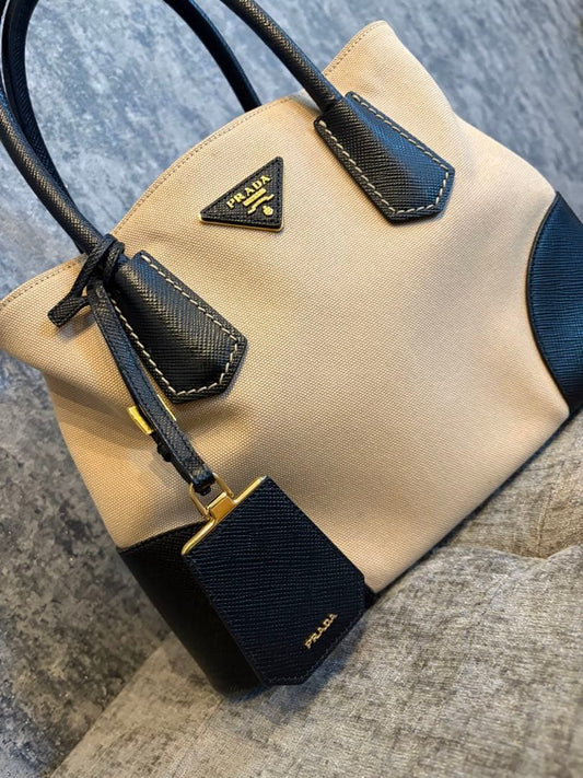 PRADA Black Leather Handbag #QY8SGJ