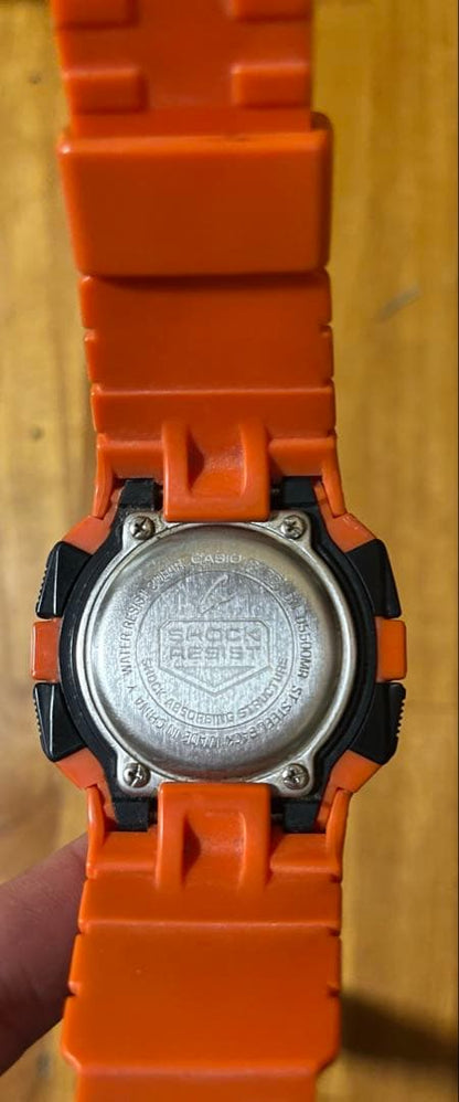 I bought a G-SHOCK digital watch in orange. #QYB5D4