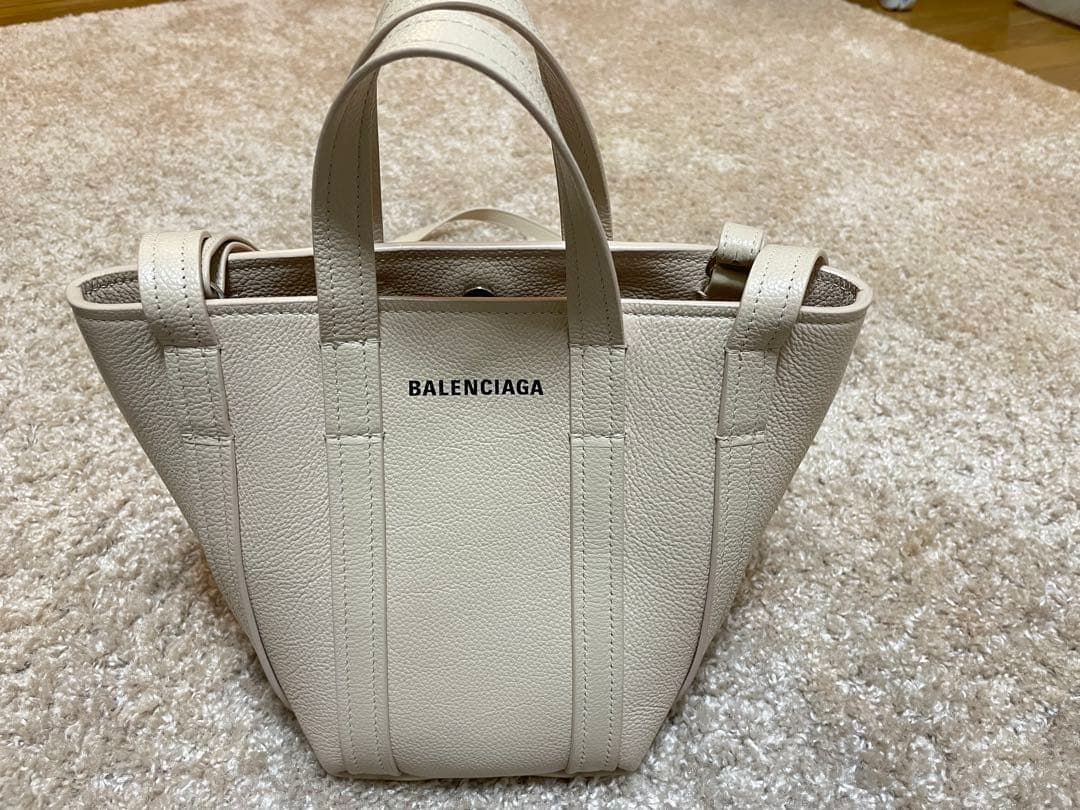 BALENCIAGA Beige Leather Handbag Shoulder Bag Authentic #QYFNYY