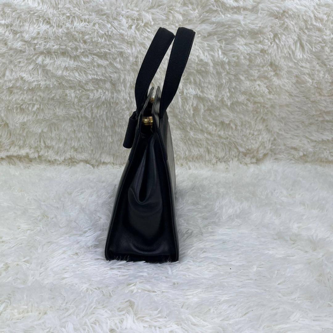 Salvatore Ferragamo handbag, black leather. #QY0VOD