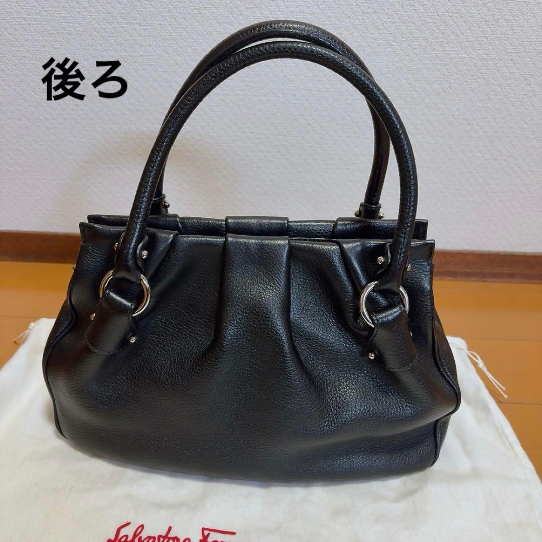 Salvatore Ferragamo Black Pebbled Leather Handbag Gancini H20 #QYELZ2