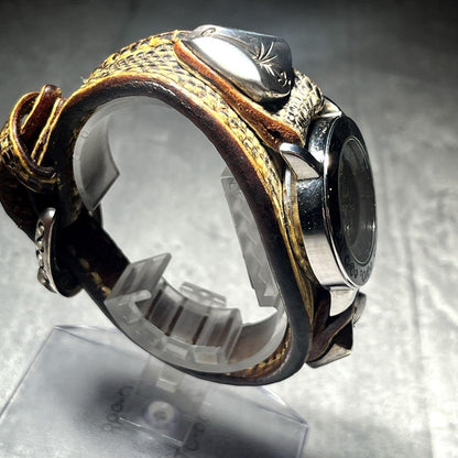 SAAD Model, Wrapped, Open Back Leather Belt Bracelet, Indian Style #QYD3G4