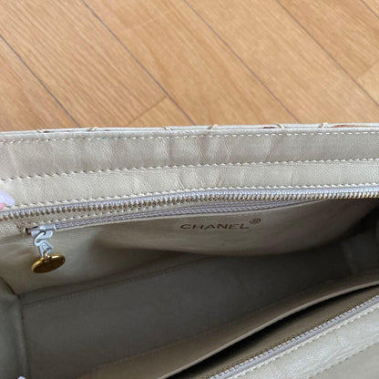 CHANEL Beige Quilted Leather Vintage Handbag 30yr Old #QYFH9T