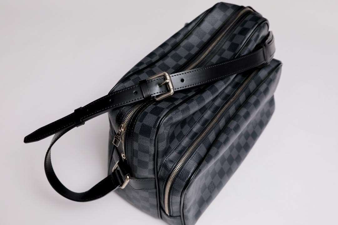LOUIS VUITTON Damier Graphite Shoulder Bag 831 Black #QY12Z3