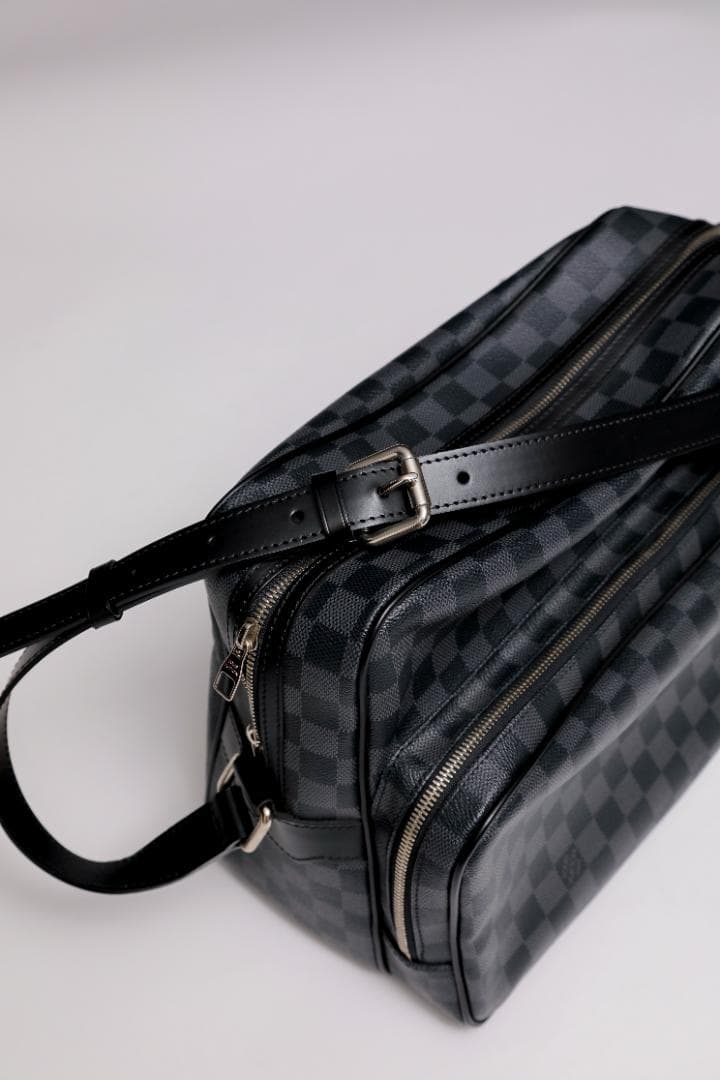 LOUIS VUITTON Damier Graphite Shoulder Bag 831 Black #QY12Z3