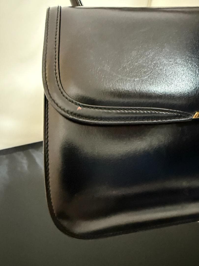 GUCCI Black Leather Handbag Gold Hardware Mint #QYGC29