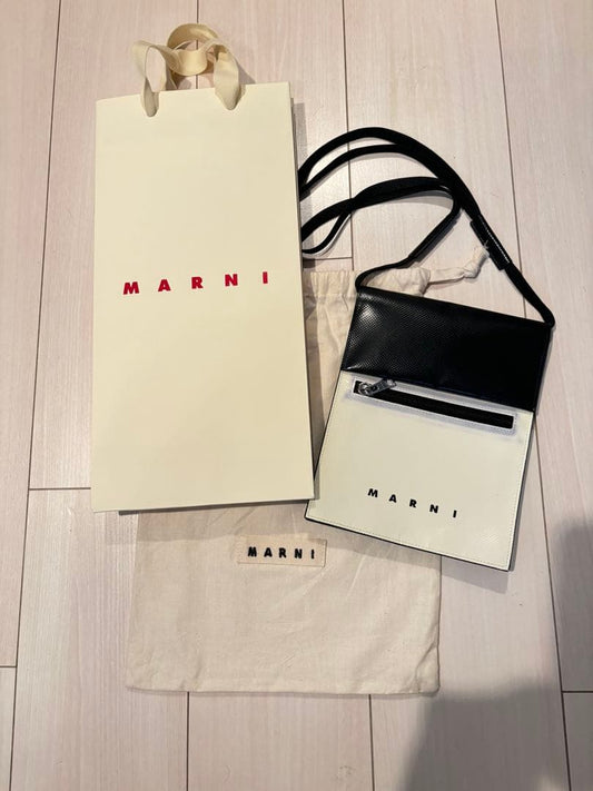 MARNI Shoelace Strap Shoulder Bag Bicolor White Black W16 H20 #QY6UZE