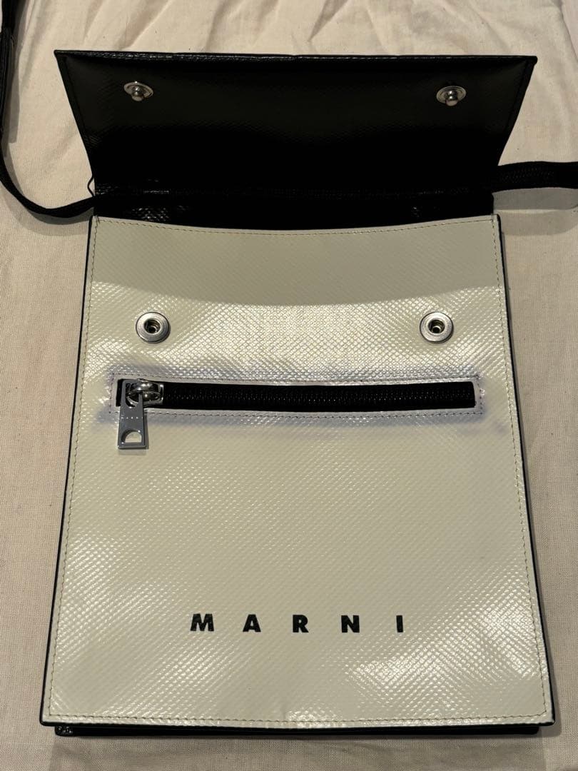 MARNI Shoelace Strap Shoulder Bag Bicolor White Black W16 H20 #QY6UZE