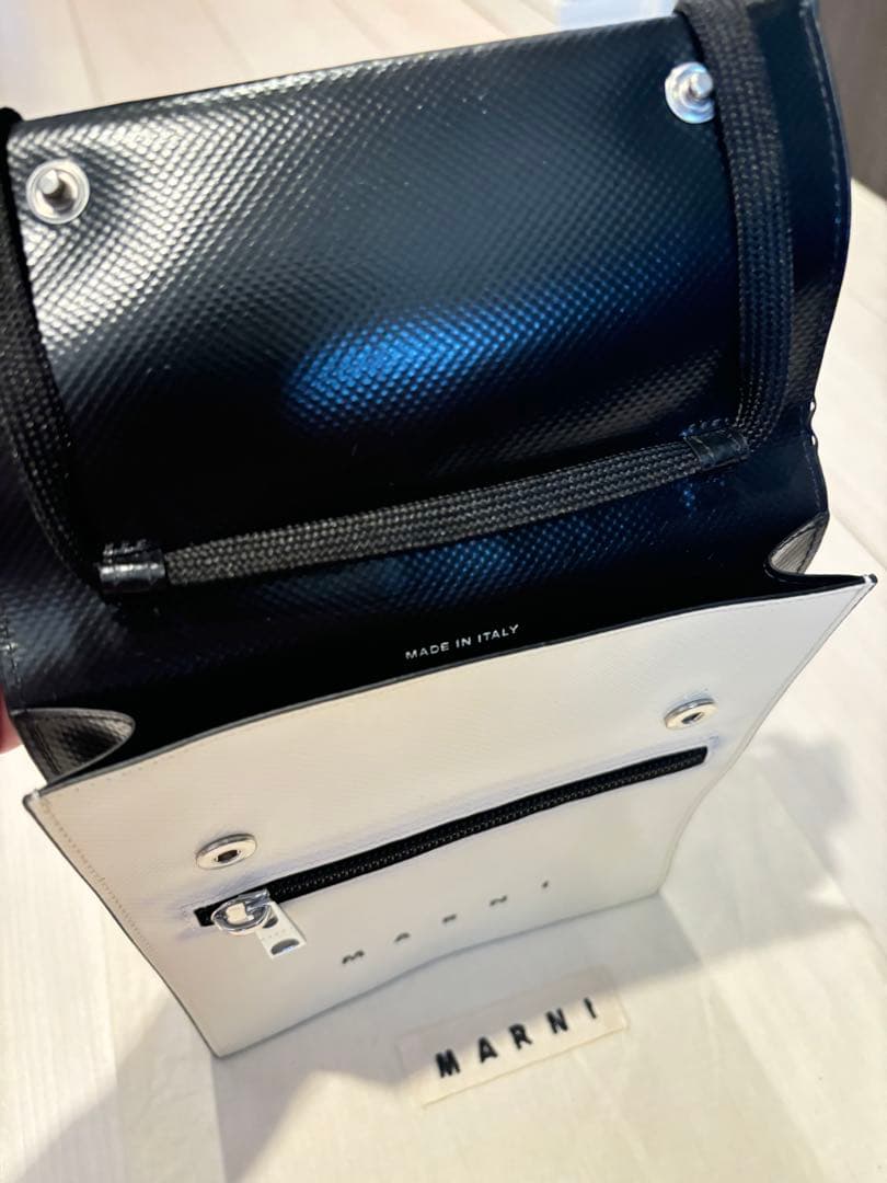 MARNI Shoelace Strap Shoulder Bag Bicolor White Black W16 H20 #QY6UZE