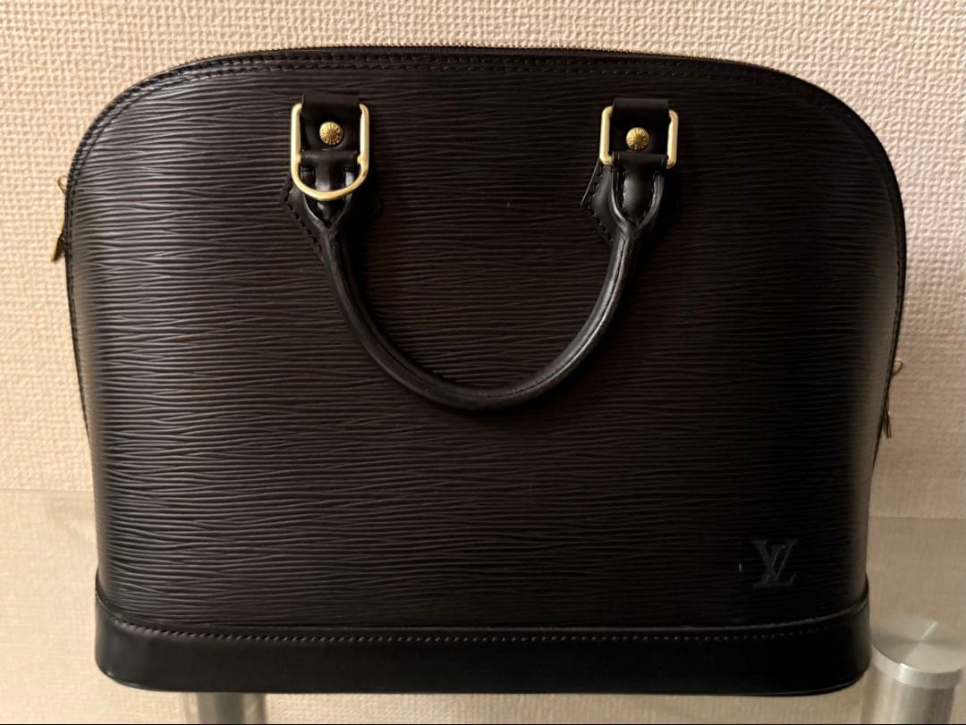 LOUIS VUITTON Epi Leather Black Handbag LV Logo Fine Scratches From Japa #QYDIQ2