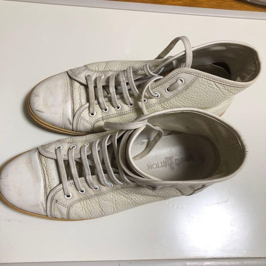 Louis Vuitton white leather chukka boots #PFK5FW