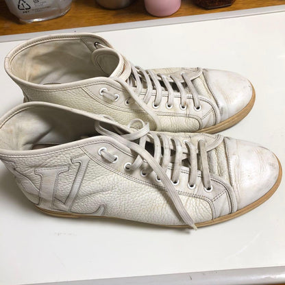 Louis Vuitton white leather chukka boots #PFK5FW