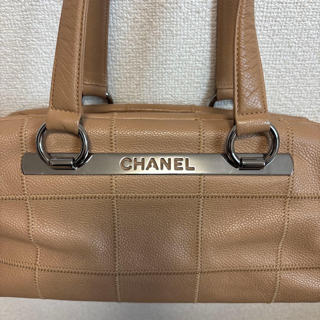 CHANEL Beige Quilted Leather Handbag #QY69JS