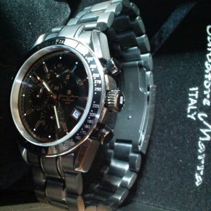 A cool and high-performance central chronograph watch #PF9OIU