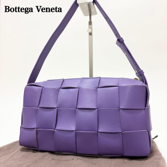 Bottega Maxi Intrecciato Cassette One-Shoulder Handbag #QY7ID4