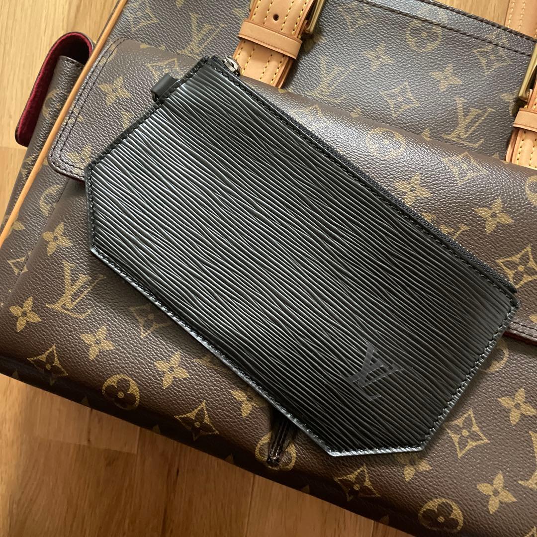 LOUIS VUITTON Handbag #QYKMJ3