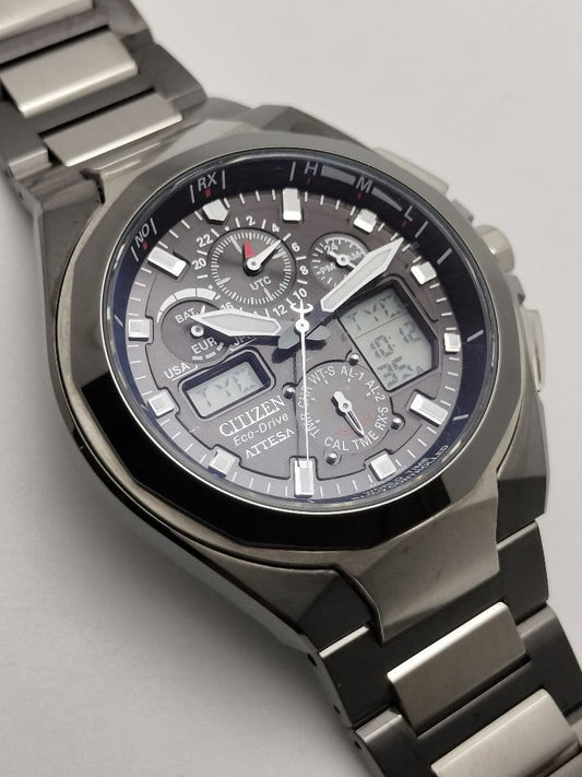 Model Two-tone Citizen Attesa Radio-controlled Solar Digital-Analog Watc #QYJYE7