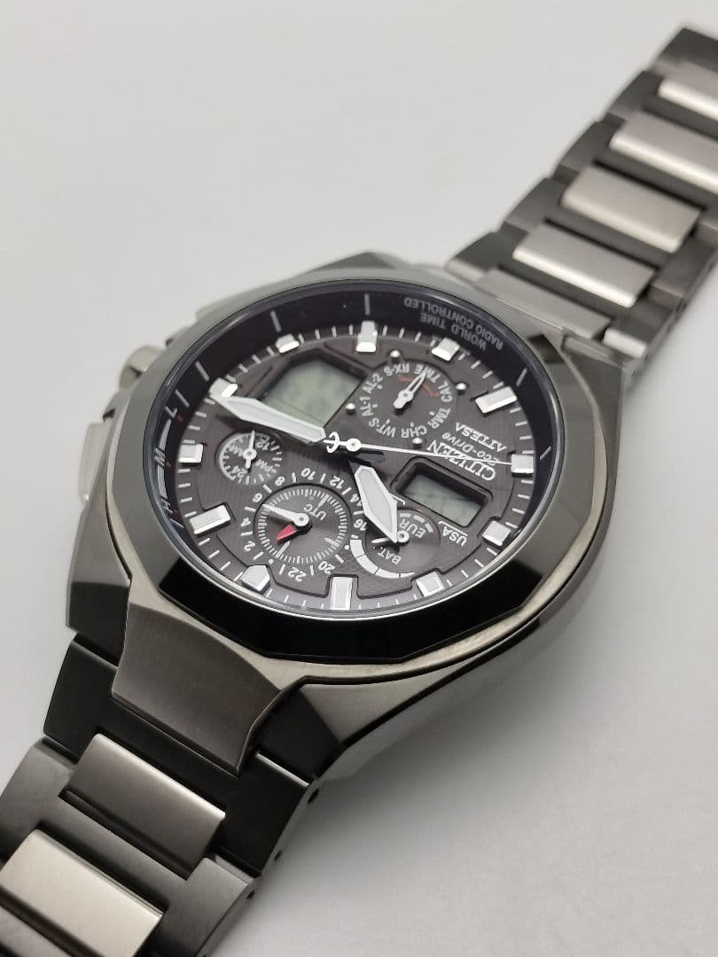 Model Two-tone Citizen Attesa Radio-controlled Solar Digital-Analog Watc #QYJYE7
