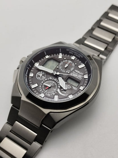 Model Two-tone Citizen Attesa Radio-controlled Solar Digital-Analog Watc #QYJYE7