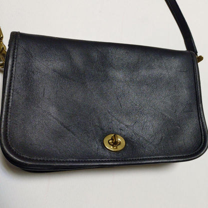 Vintage COACH Black Leather Shoulder Bag Snap Closure Classic USA #QYJQH7