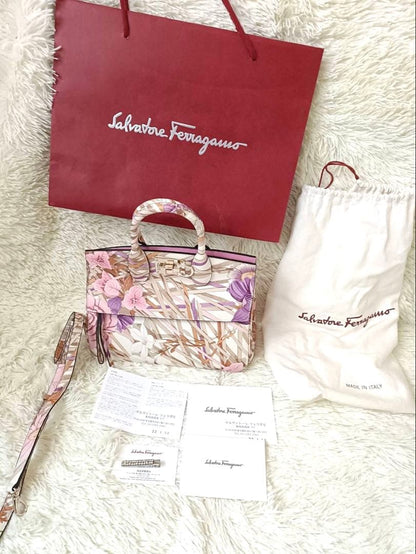 Ferragamo Studio Bag #QYBSJR