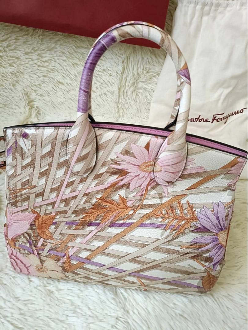 Ferragamo Studio Bag #QYBSJR