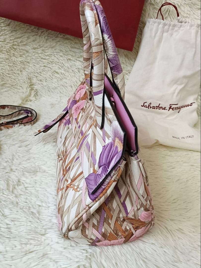 Ferragamo Studio Bag #QYBSJR