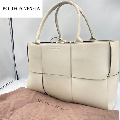 Bottega Veneta Medium Arco Tote White Intrecciato Sheepskin #QYCHJH