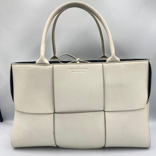Bottega Veneta Medium Arco Tote White Intrecciato Sheepskin #QYCHJH