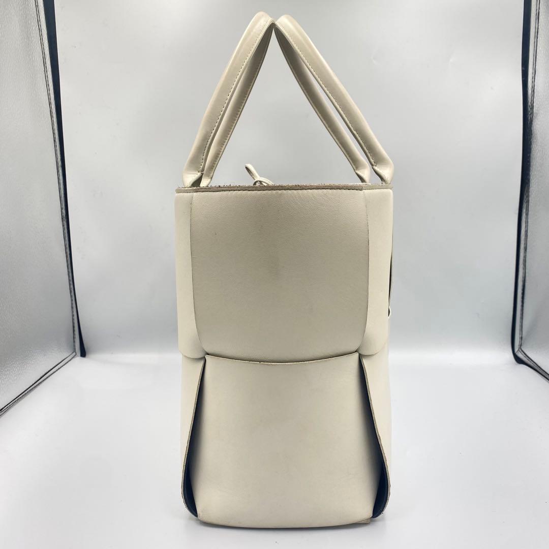 Bottega Veneta Medium Arco Tote White Intrecciato Sheepskin #QYCHJH