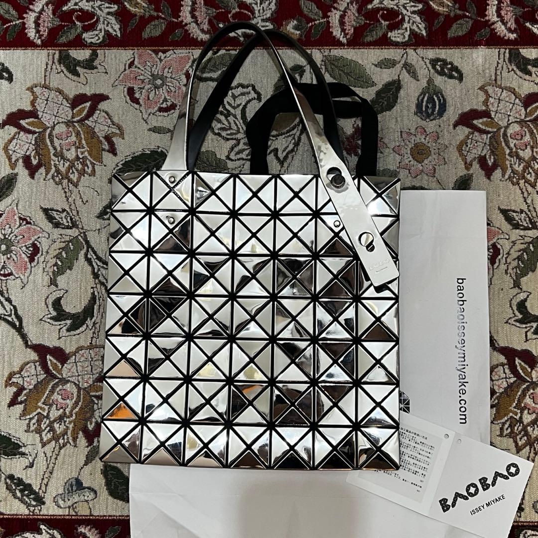 BAOBAO ISSEY MIYAKE Platinum 7x7 Silver Small Tote Mirror Triangle #QY0P9I