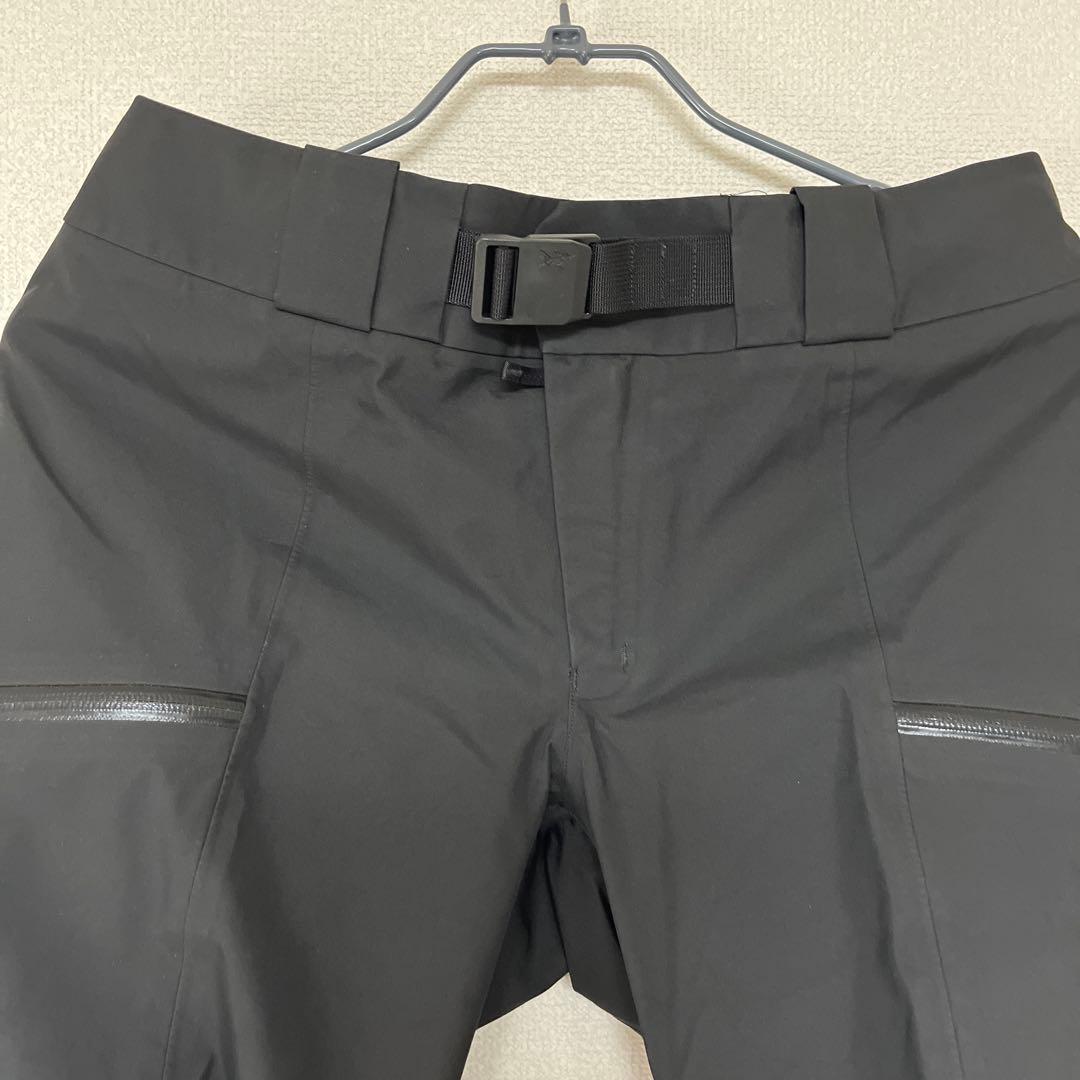 Arc'teryx Men's S Black with Certificate #QY90N3