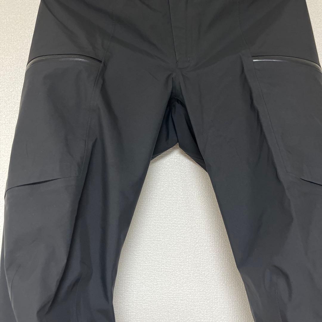 Arc'teryx Men's S Black with Certificate #QY90N3