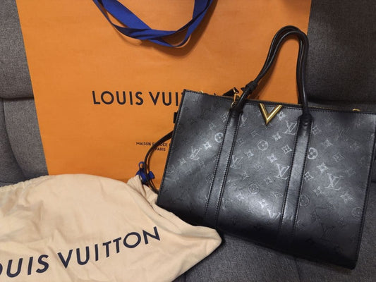 LOUIS VUITTON Handbag Black w/Shoulder Strap Key 34x25x16cm #QYCW5G