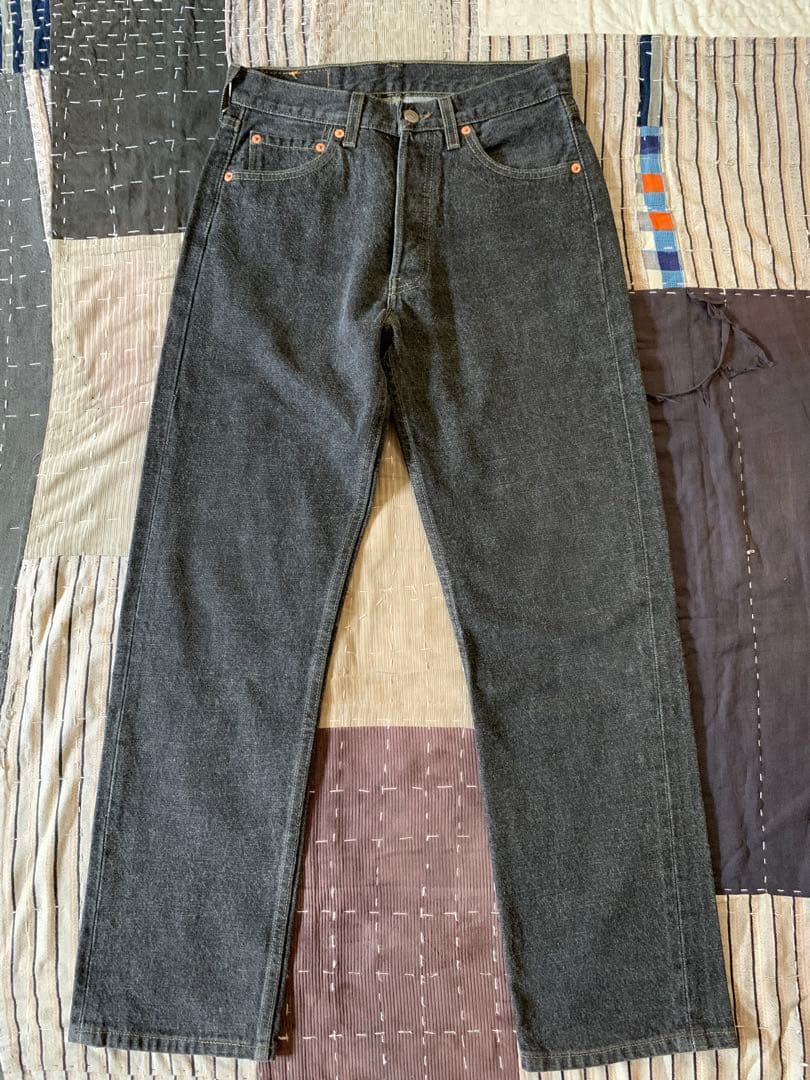 Above: 2001 Levi's 501 yarn-dyed black denim pants, made in the USA #QY1C25