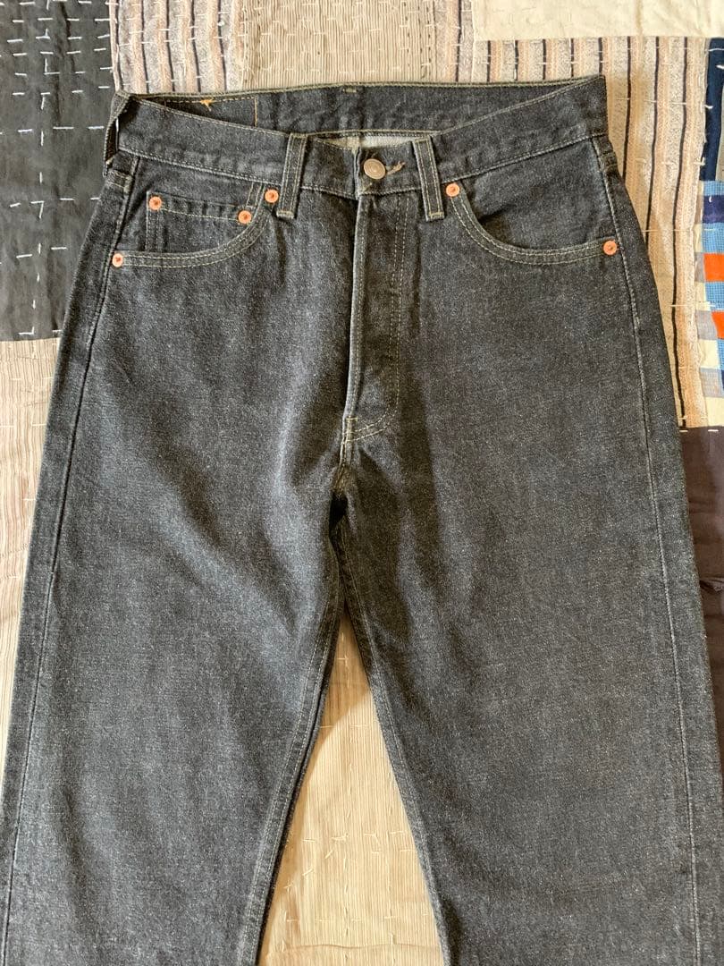 Above: 2001 Levi's 501 yarn-dyed black denim pants, made in the USA #QY1C25